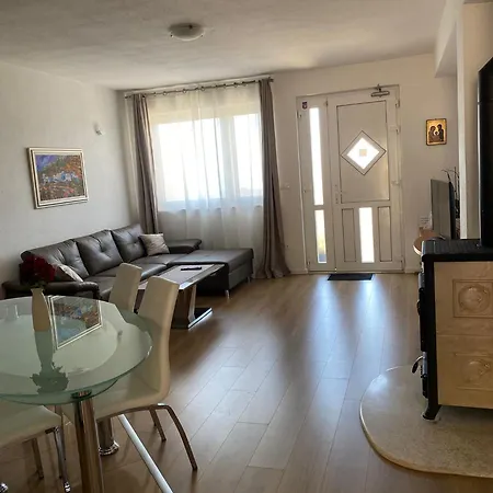 Apartament Lucy
