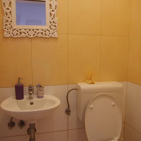 Lucy Apartamento Makarska